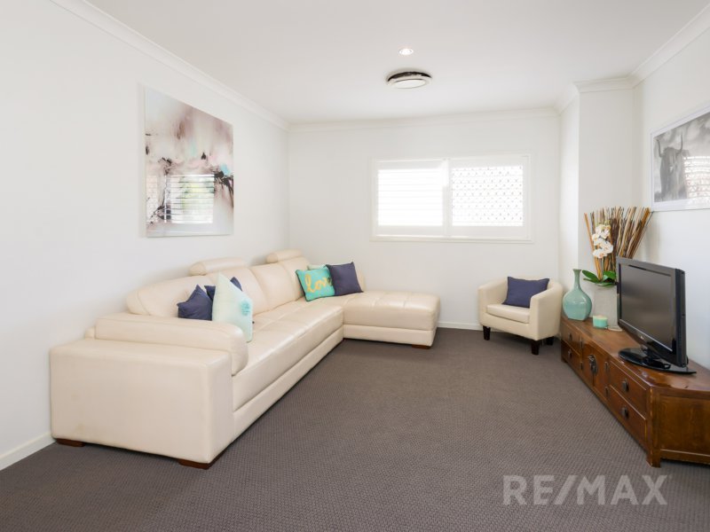 Photo - 21 Meridien Avenue, Varsity Lakes QLD 4227 - Image 16