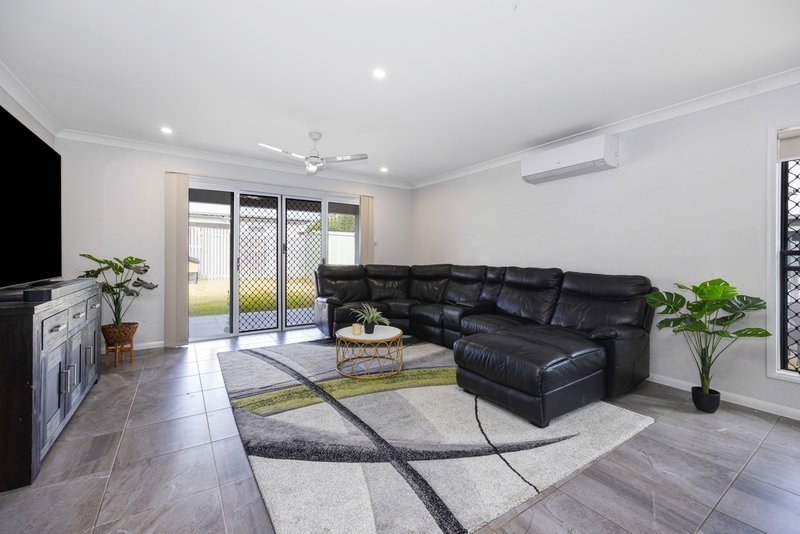 Photo - 21 Mesa Circuit, Cosgrove QLD 4818 - Image 2