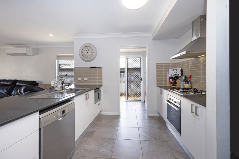 Photo - 21 Mesa Circuit, Cosgrove QLD 4818 - Image 3