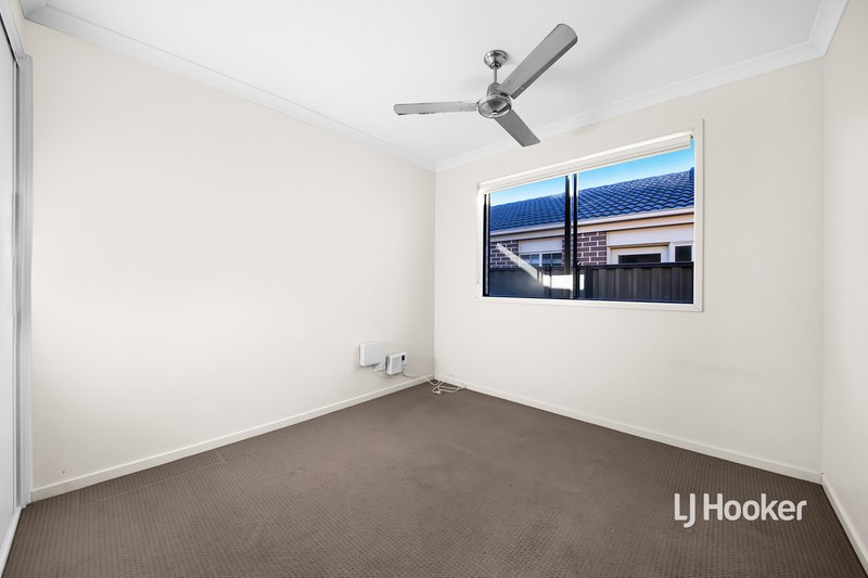 Photo - 21 Michael Place, Point Cook VIC 3030 - Image 10