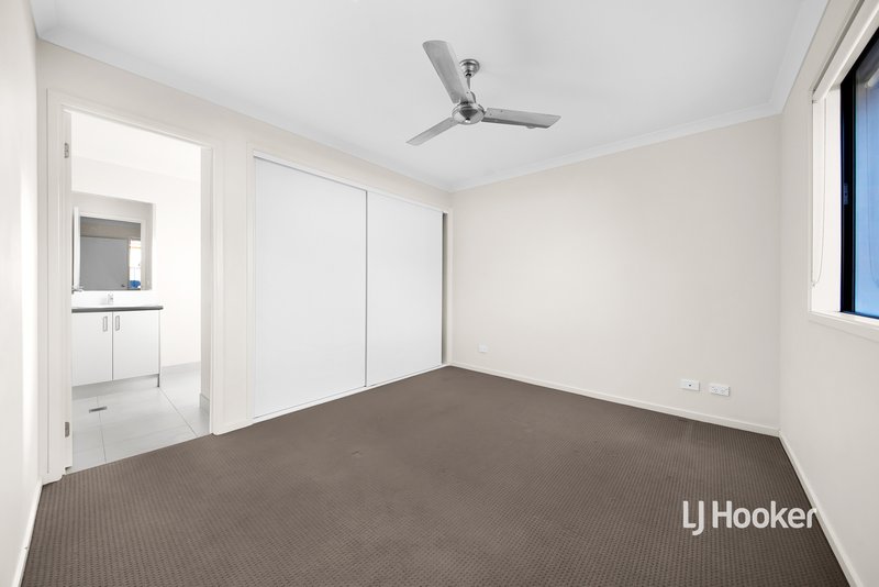Photo - 21 Michael Place, Point Cook VIC 3030 - Image 11