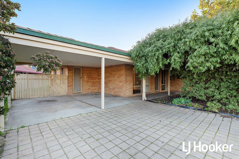 Photo - 21 Minilya Loop, Warnbro WA 6169 - Image 1