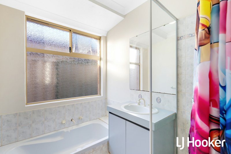 Photo - 21 Minilya Loop, Warnbro WA 6169 - Image 8