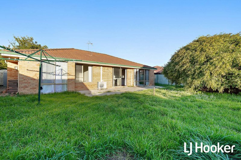 Photo - 21 Minilya Loop, Warnbro WA 6169 - Image 9