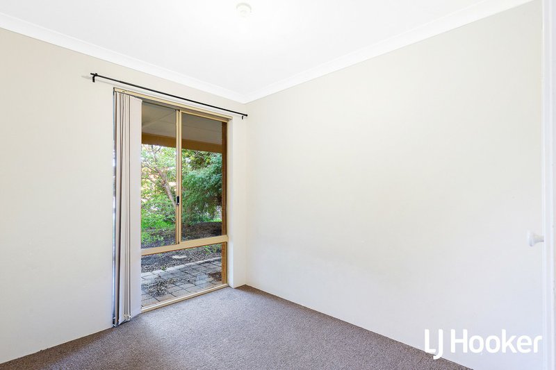 Photo - 21 Minilya Loop, Warnbro WA 6169 - Image 10