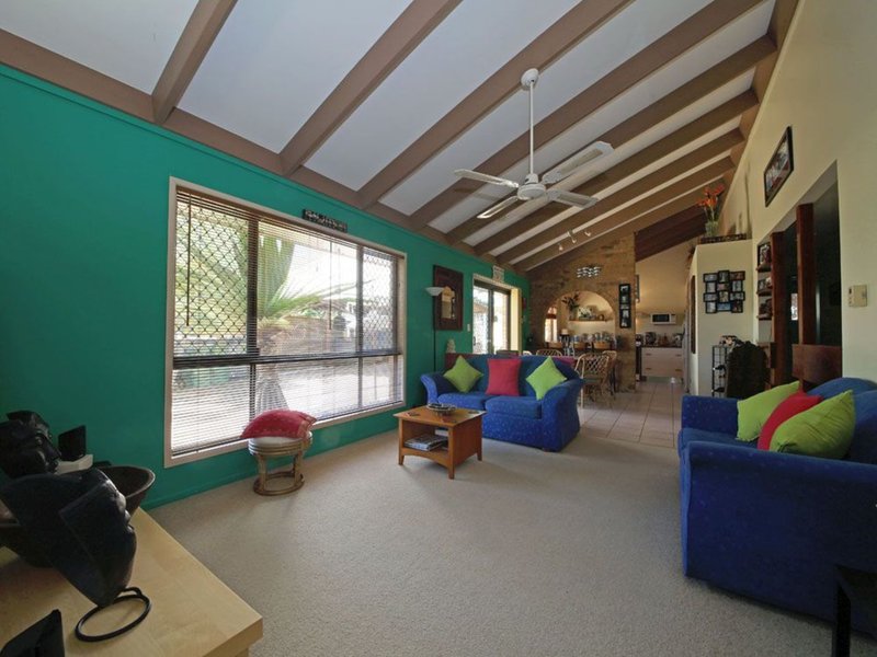 Photo - 21 Minstrel Street, Kallangur QLD 4503 - Image 3