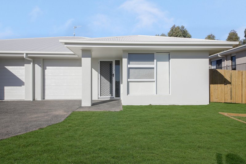 Photo - 2/1 Mirinae Circuit, Pimpama QLD 4209 - Image 1