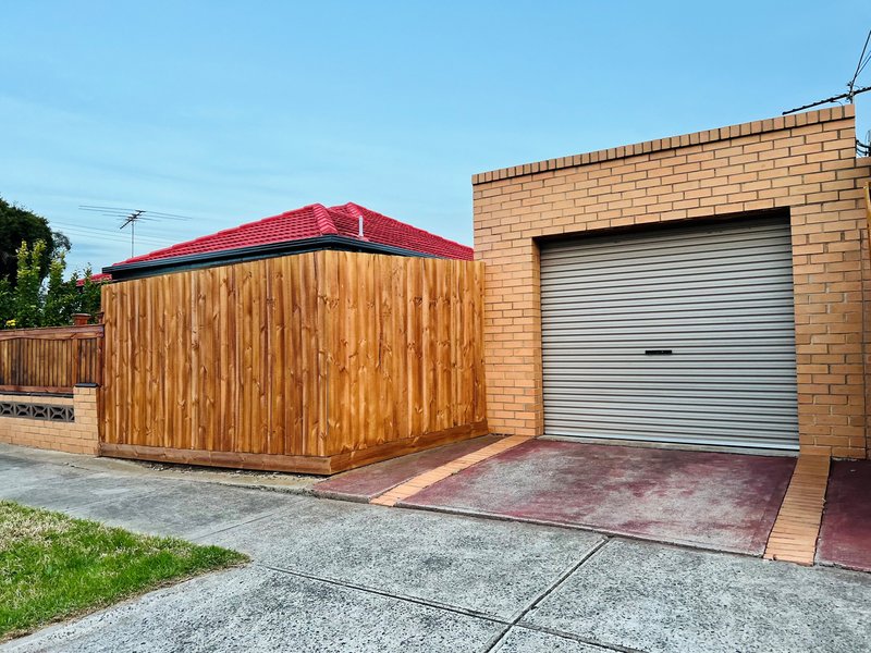 Photo - 21 Moffat Street, St Albans VIC 3021 - Image 13