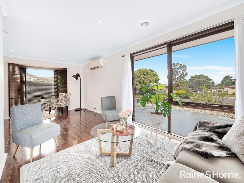 Photo - 21 Mollisons Hill, Hampton Park VIC 3976 - Image 6