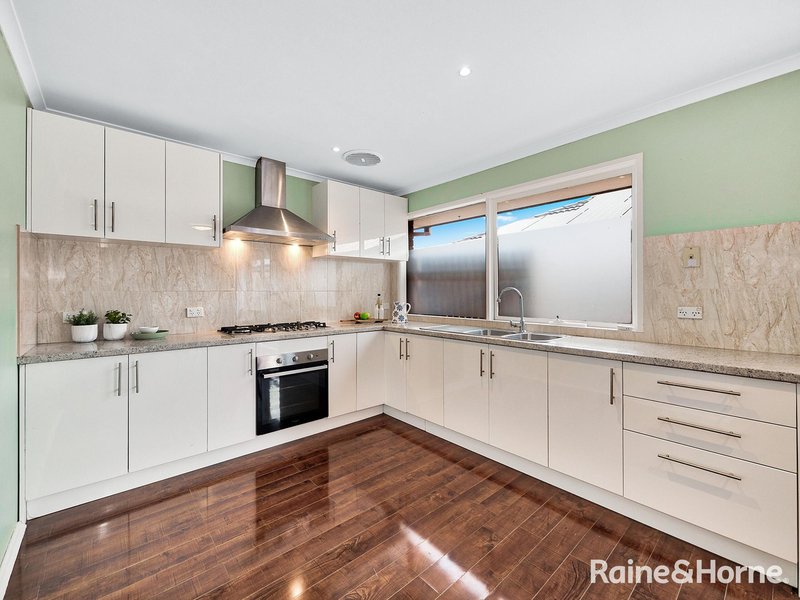 Photo - 21 Mollisons Hill, Hampton Park VIC 3976 - Image 10