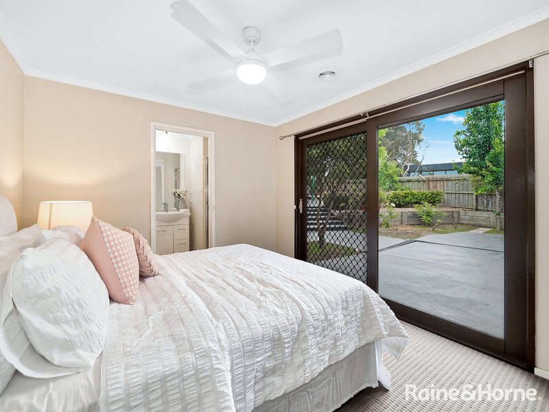 Photo - 21 Mollisons Hill, Hampton Park VIC 3976 - Image 13