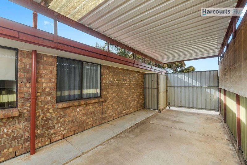 Photo - 21 Moncur Street, Woodcroft SA 5162 - Image 15