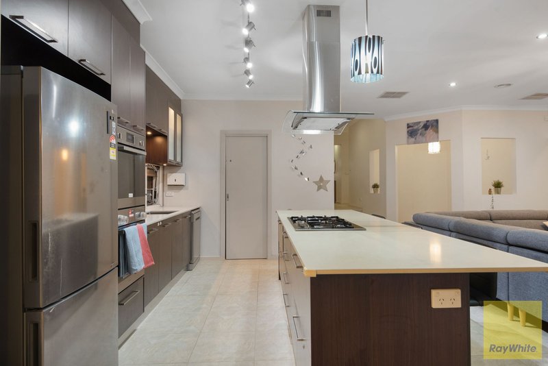 Photo - 21 Montezuma Avenue, Truganina VIC 3029 - Image 5