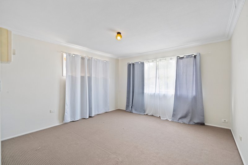 Photo - 21 Morialta Street, Mansfield QLD 4122 - Image 8