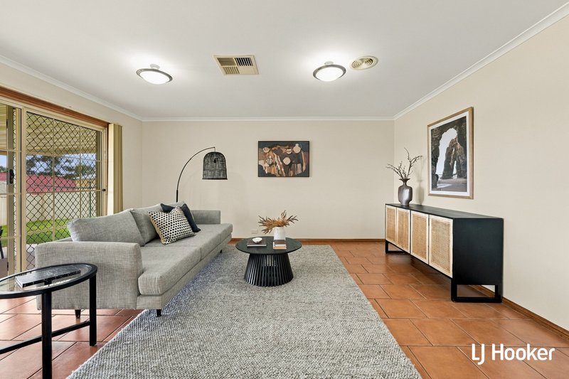 Photo - 21 Morrow Street, Dunlop ACT 2615 - Image 9