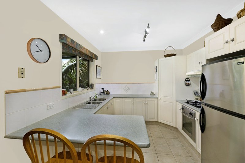 Photo - 2/1 Mossman Avenue, Bateau Bay NSW 2261 - Image 6