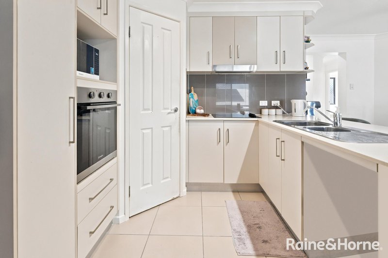 Photo - 21 Mulcahy Crescent, Eimeo QLD 4740 - Image 7