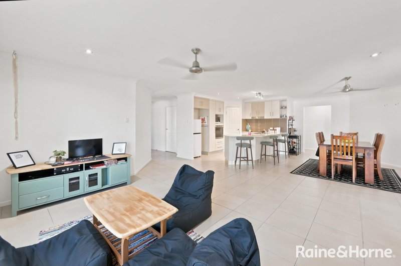 Photo - 21 Mulcahy Crescent, Eimeo QLD 4740 - Image 9