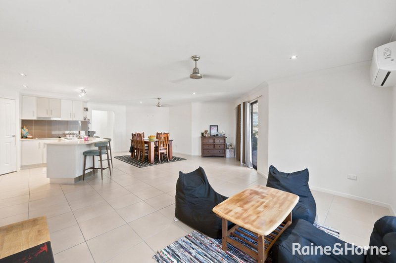 Photo - 21 Mulcahy Crescent, Eimeo QLD 4740 - Image 11