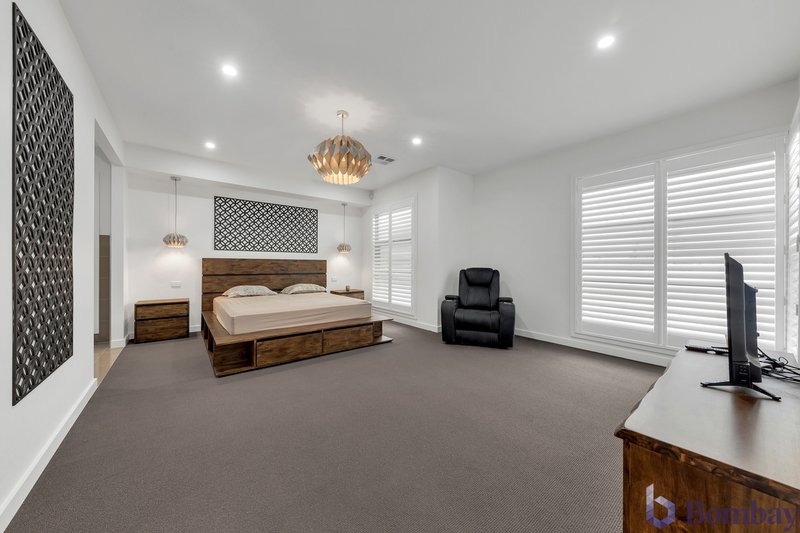 21 Mundaring Crescent, Craigieburn VIC 3064