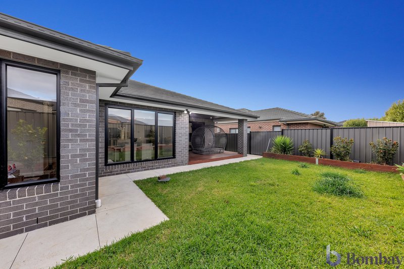 Photo - 21 Mundaring Crescent, Craigieburn VIC 3064 - Image 18