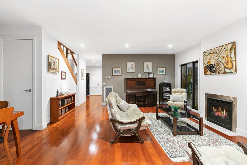 Photo - 21 Mundy Street, Mentone VIC 3194 - Image 2