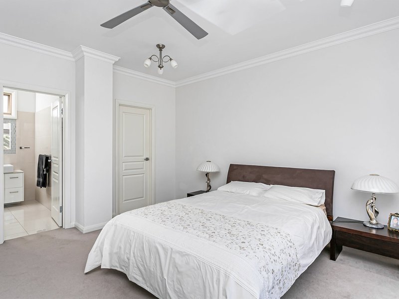 Photo - 21 Nambour Crescent, West Lakes Shore SA 5020 - Image 13