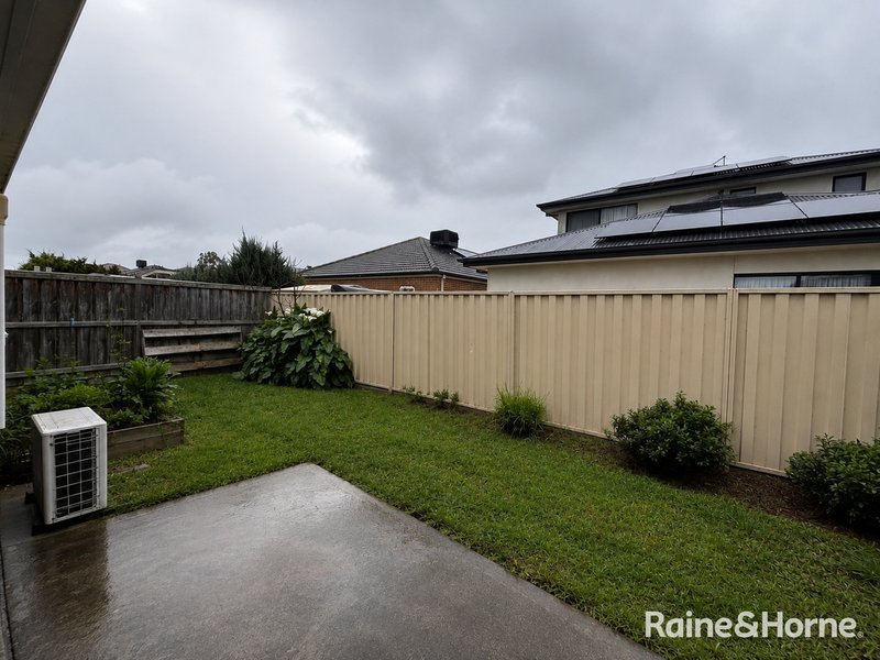 Photo - 21 Naomi Street, Pakenham VIC 3810 - Image 12