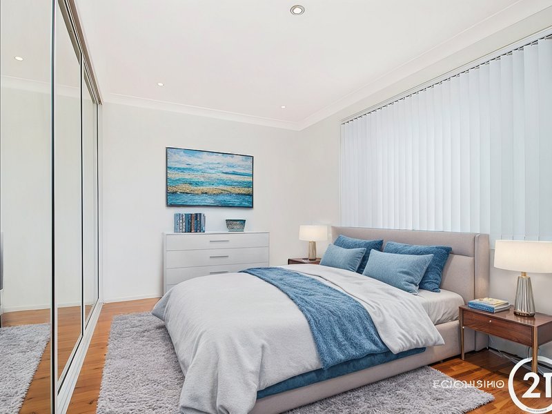 Photo - 21 Napier Place, Bossley Park NSW 2176 - Image 5