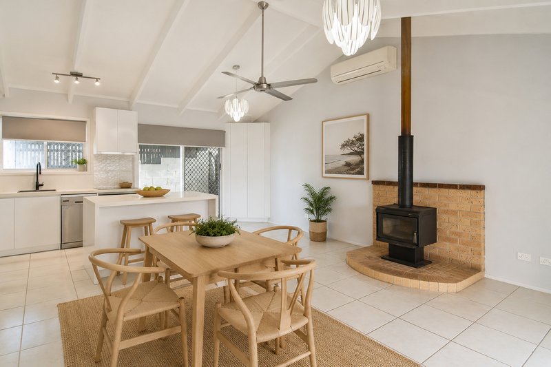 Photo - 21 Narraport Crescent, Beenleigh QLD 4207 - Image 4
