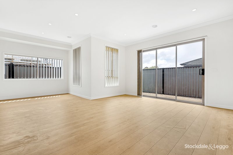 Photo - 21 Nesting Vista, Craigieburn VIC 3064 - Image 5