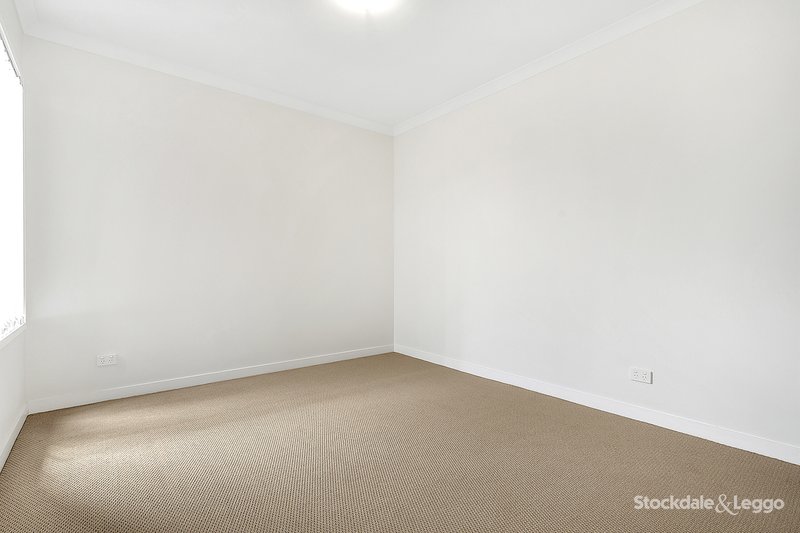 Photo - 21 Nesting Vista, Craigieburn VIC 3064 - Image 9