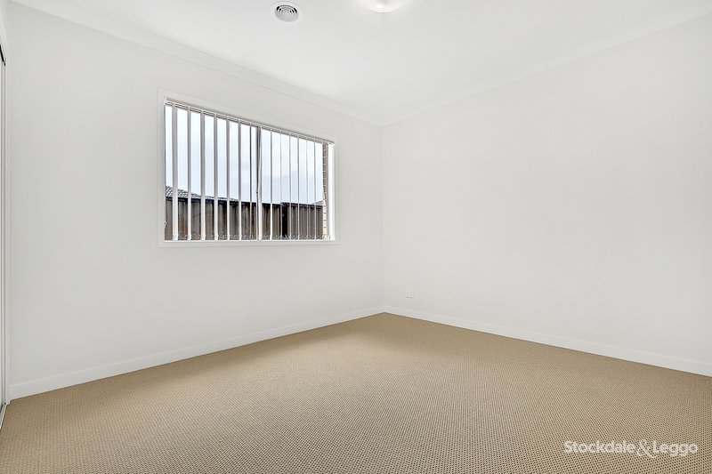 Photo - 21 Nesting Vista, Craigieburn VIC 3064 - Image 10