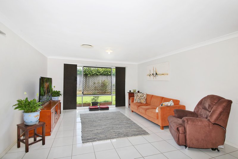 Photo - 21 Nichols Ave , Beerwah QLD 4519 - Image 4