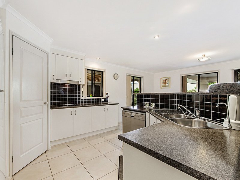 Photo - 21 Oceanis Drive, Oxenford QLD 4210 - Image 7