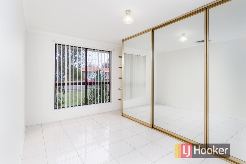 Photo - 21 Odelia Crescent, Plumpton NSW 2761 - Image 4