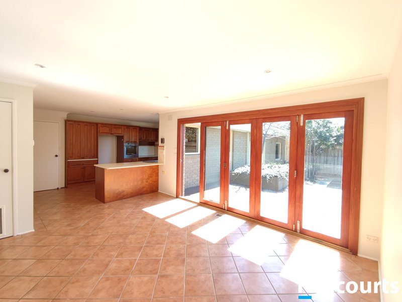 Photo - 21 Overland Drive, Vermont South VIC 3133 - Image 7