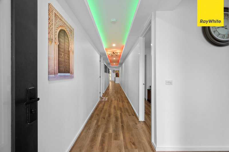 Photo - 21 Palmatum Street, Sunbury VIC 3429 - Image 3