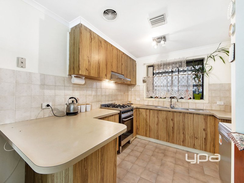 Photo - 21 Paraburdoo Lane, Kings Park VIC 3021 - Image 4