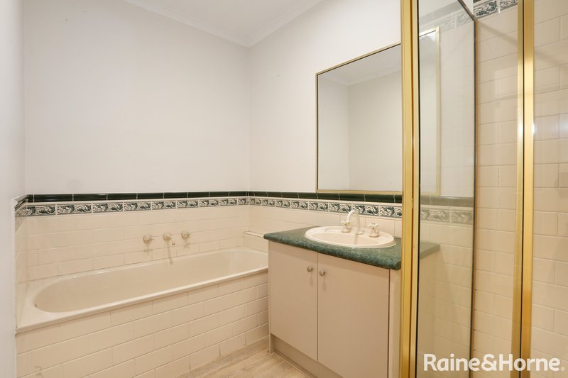 Photo - 21 Parker Court, Roxburgh Park VIC 3064 - Image 15