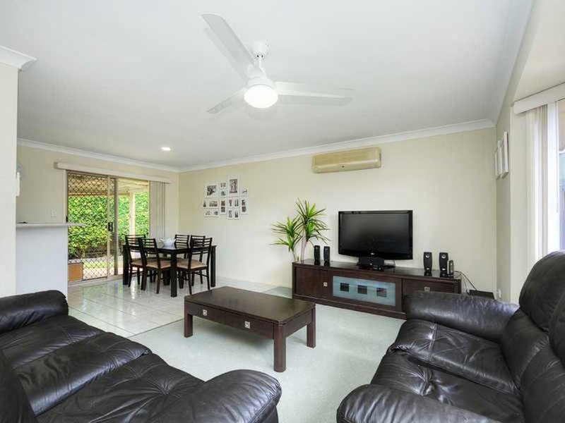 Photo - 21 Parklake Drive, Mudgeeraba QLD 4213 - Image 2