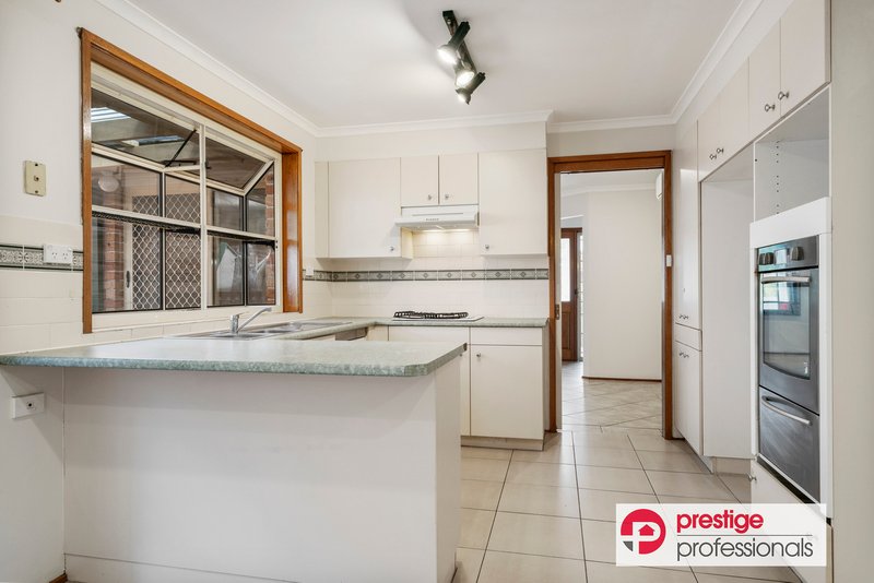 Photo - 21 Paroo Court, Wattle Grove NSW 2173 - Image 4