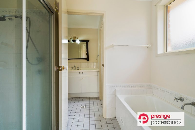 Photo - 21 Paroo Court, Wattle Grove NSW 2173 - Image 8
