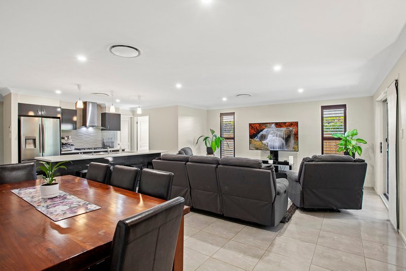 Photo - 21 Parry Parade, Kooindah Waters, Wyong NSW 2259 - Image 4