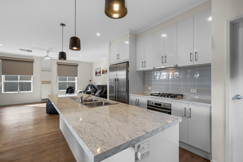 Photo - 21 Pedlar Close, Blakeview SA 5114 - Image 12
