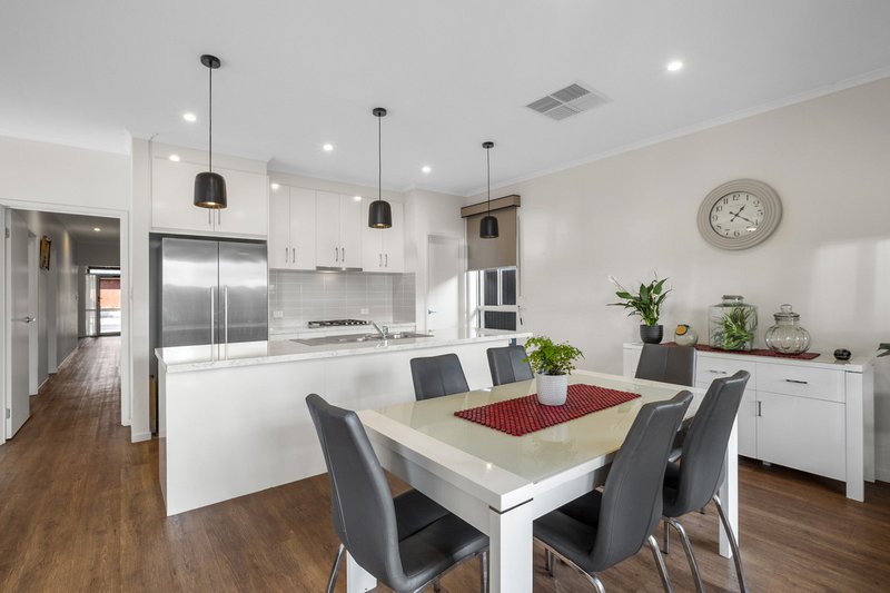 Photo - 21 Pedlar Close, Blakeview SA 5114 - Image 13