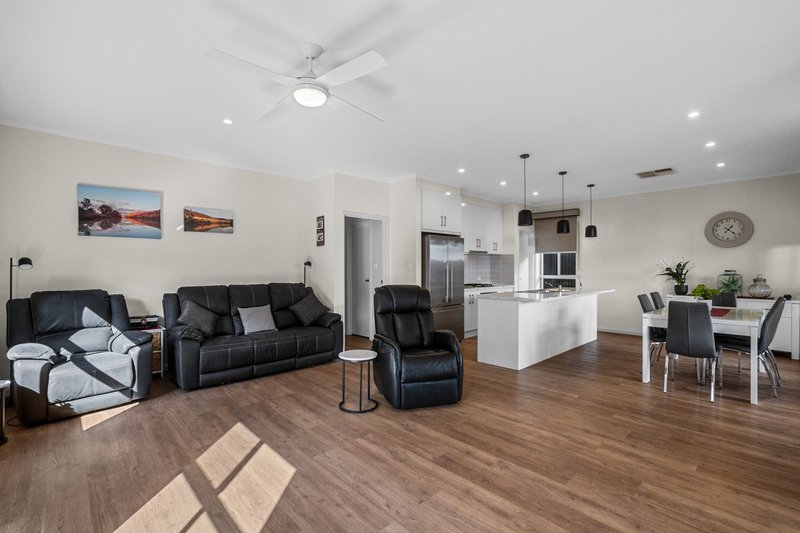 Photo - 21 Pedlar Close, Blakeview SA 5114 - Image 14