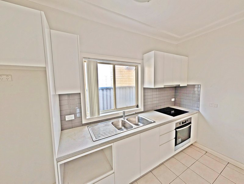 Photo - 21 Peel Street, Canley Heights NSW 2166 - Image 2