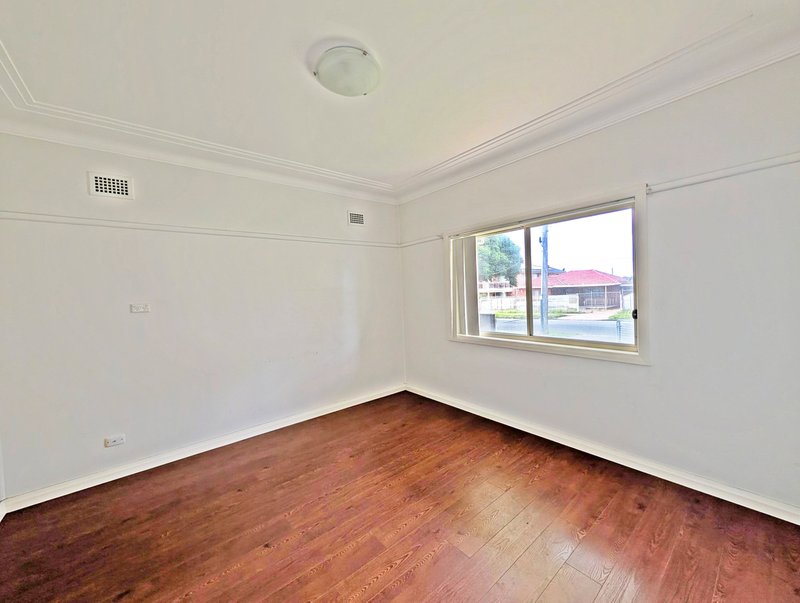 Photo - 21 Peel Street, Canley Heights NSW 2166 - Image 5