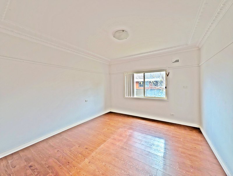 Photo - 21 Peel Street, Canley Heights NSW 2166 - Image 6